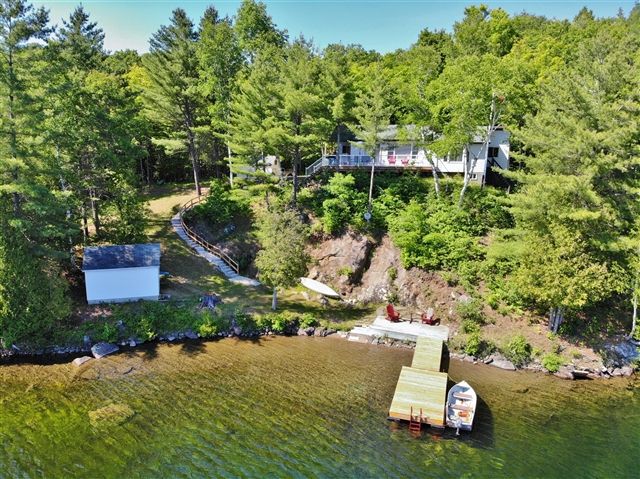 Cottagerentals247.com Inc.   - 352 L'Amable Lake $3200/Sum wk image 0