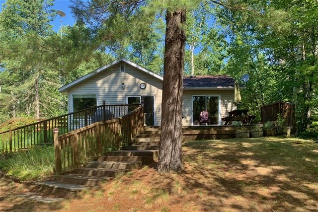 Cottagerentals247.com Inc.   - 457 Lake St Peter $2600/Sum wk image 0